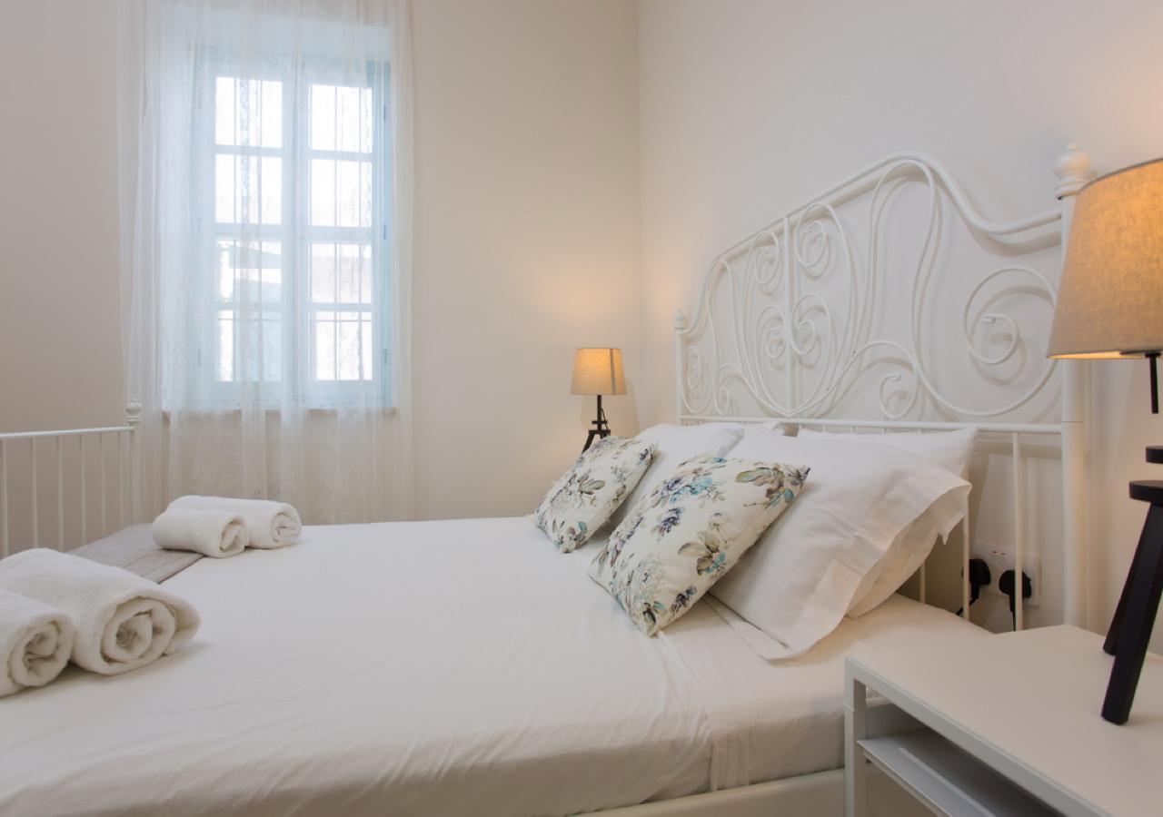 Shongas Inn Dherinia Экстерьер фото