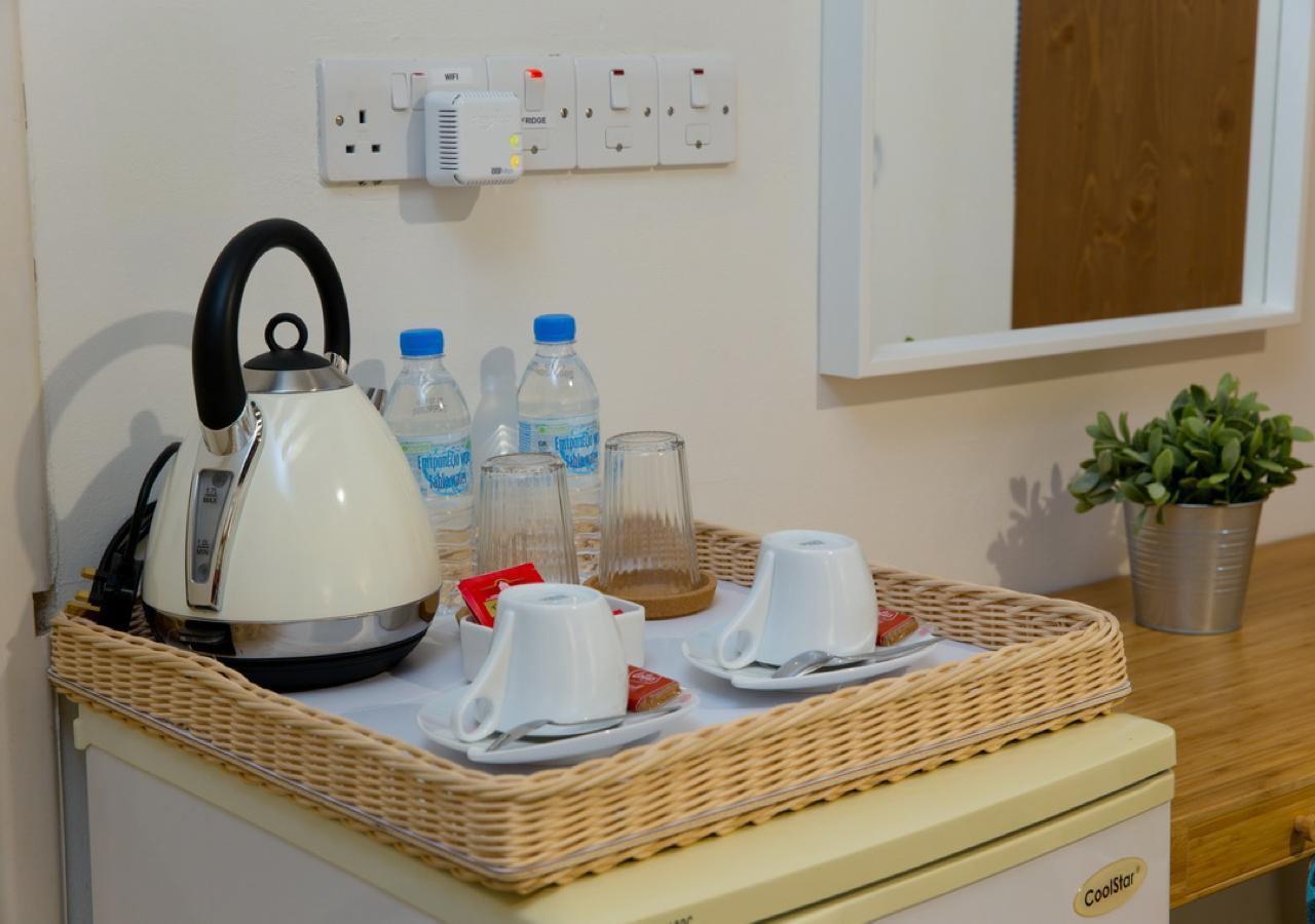 Shongas Inn Dherinia Экстерьер фото