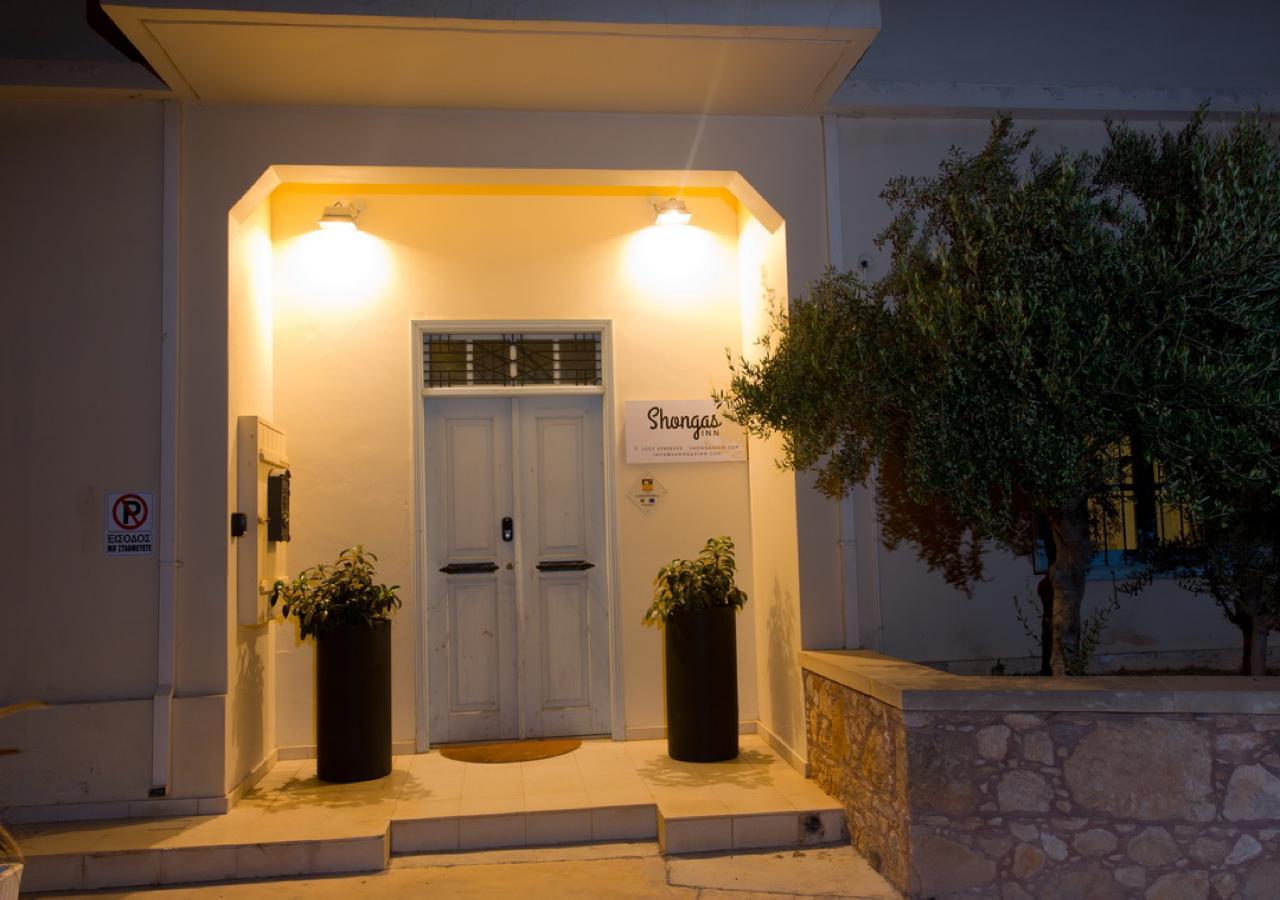 Shongas Inn Dherinia Экстерьер фото