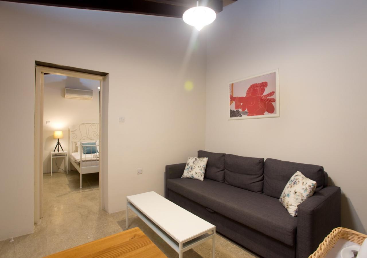 Shongas Inn Dherinia Экстерьер фото