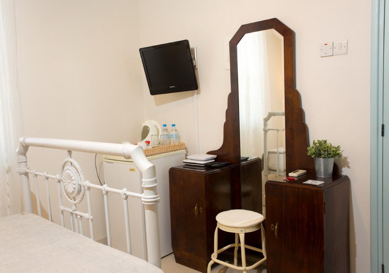 Shongas Inn Dherinia Экстерьер фото